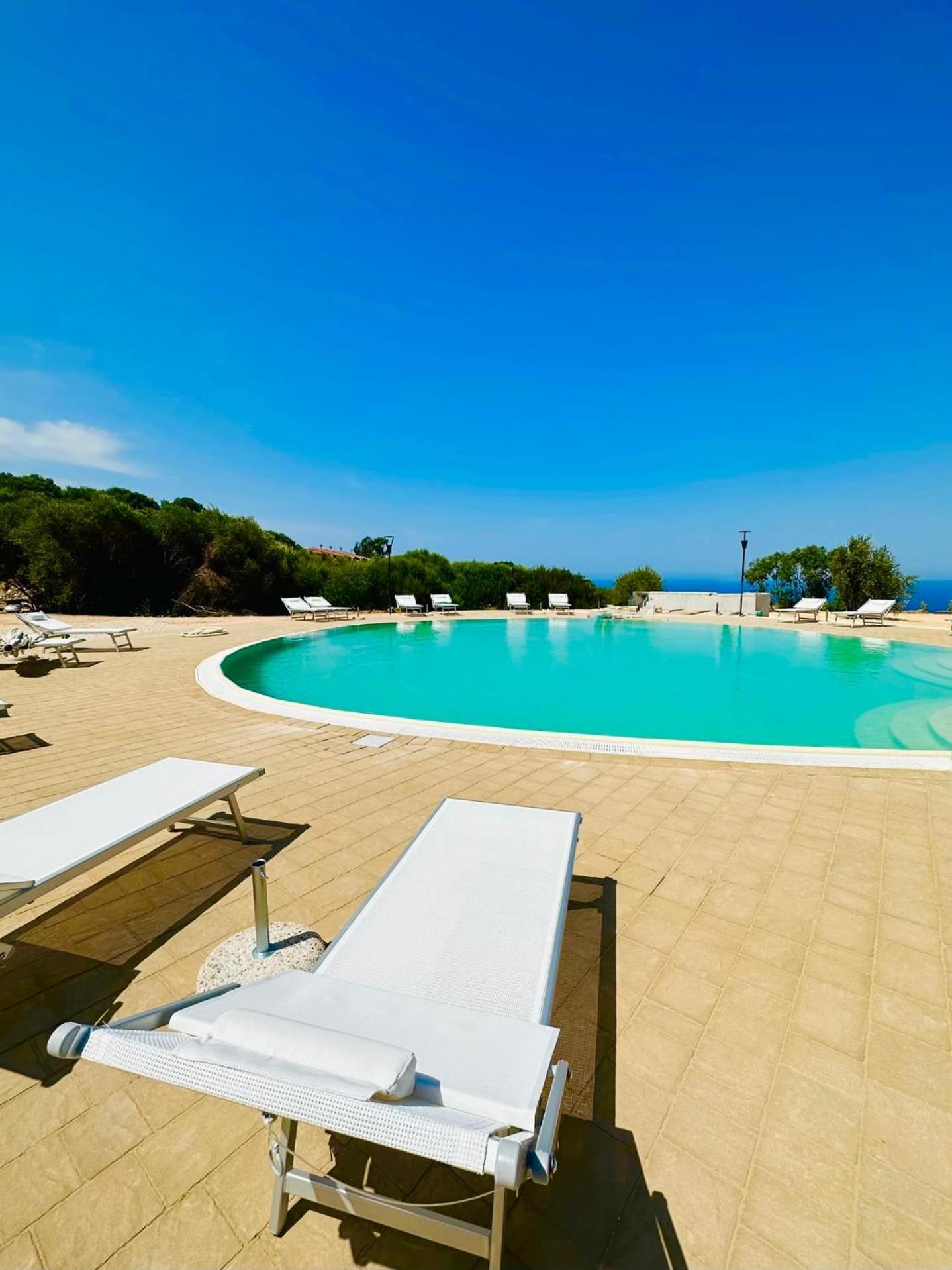 Rocce Rosse Aparthotel